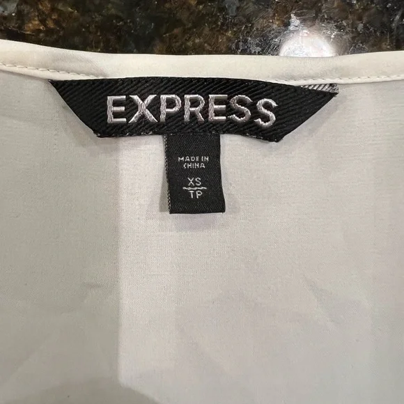 Express Cream Top - Picture 2 of 9